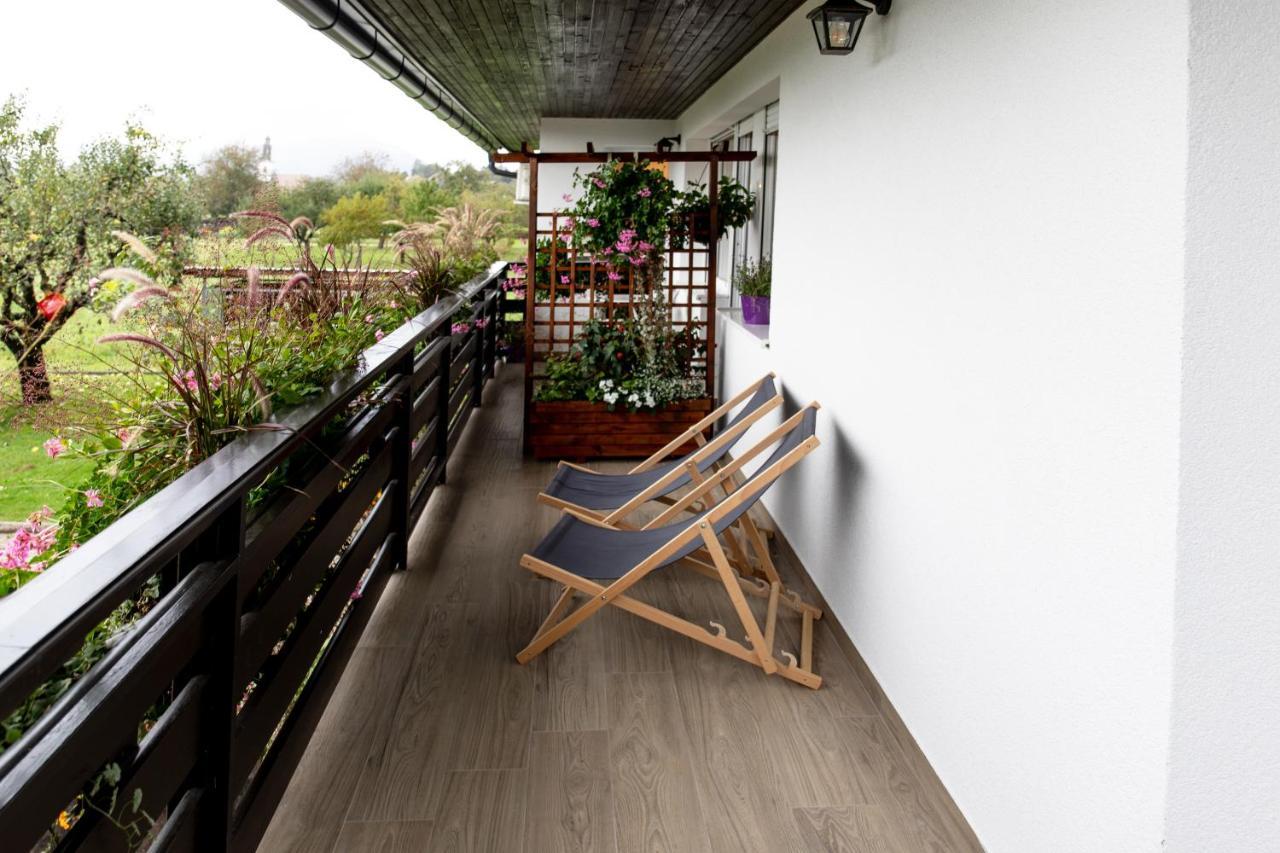 Honey Apartments Zirovnica ภายนอก รูปภาพ