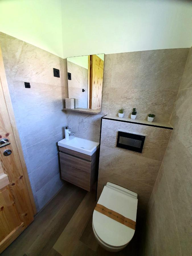 Honey Apartments Zirovnica ภายนอก รูปภาพ