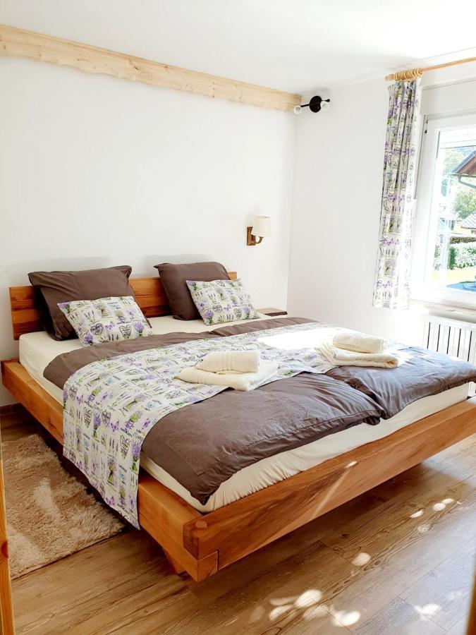 Honey Apartments Zirovnica ภายนอก รูปภาพ