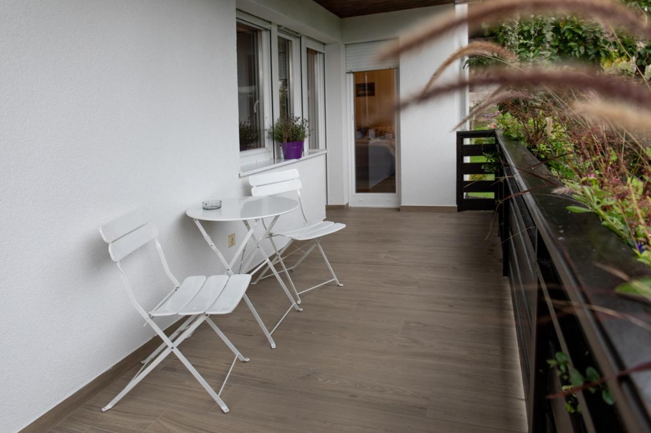 Honey Apartments Zirovnica ภายนอก รูปภาพ
