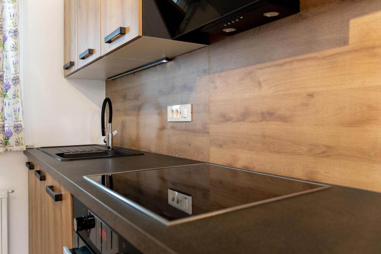 Honey Apartments Zirovnica ภายนอก รูปภาพ