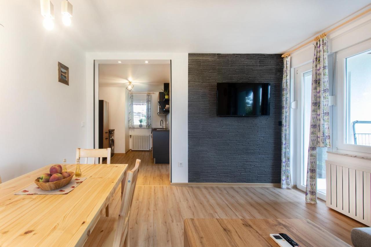 Honey Apartments Zirovnica ภายนอก รูปภาพ