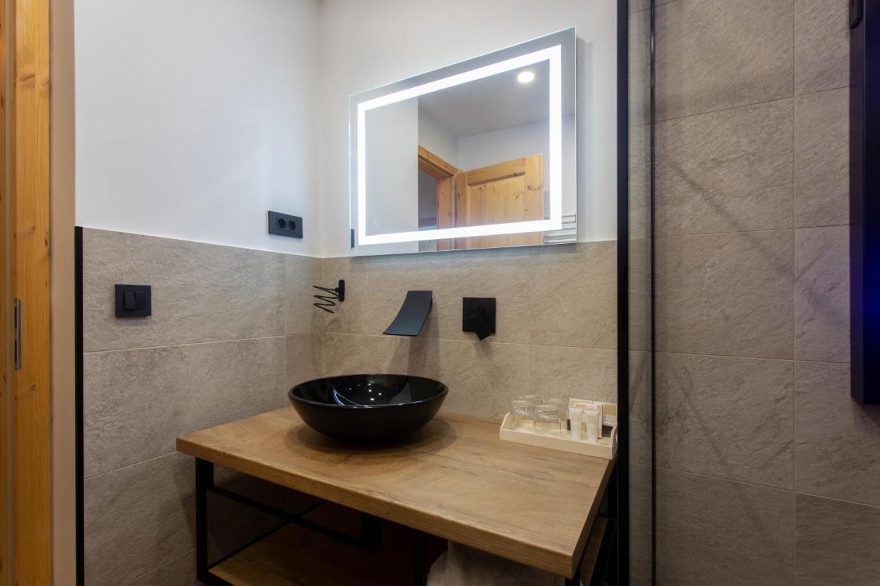 Honey Apartments Zirovnica ภายนอก รูปภาพ