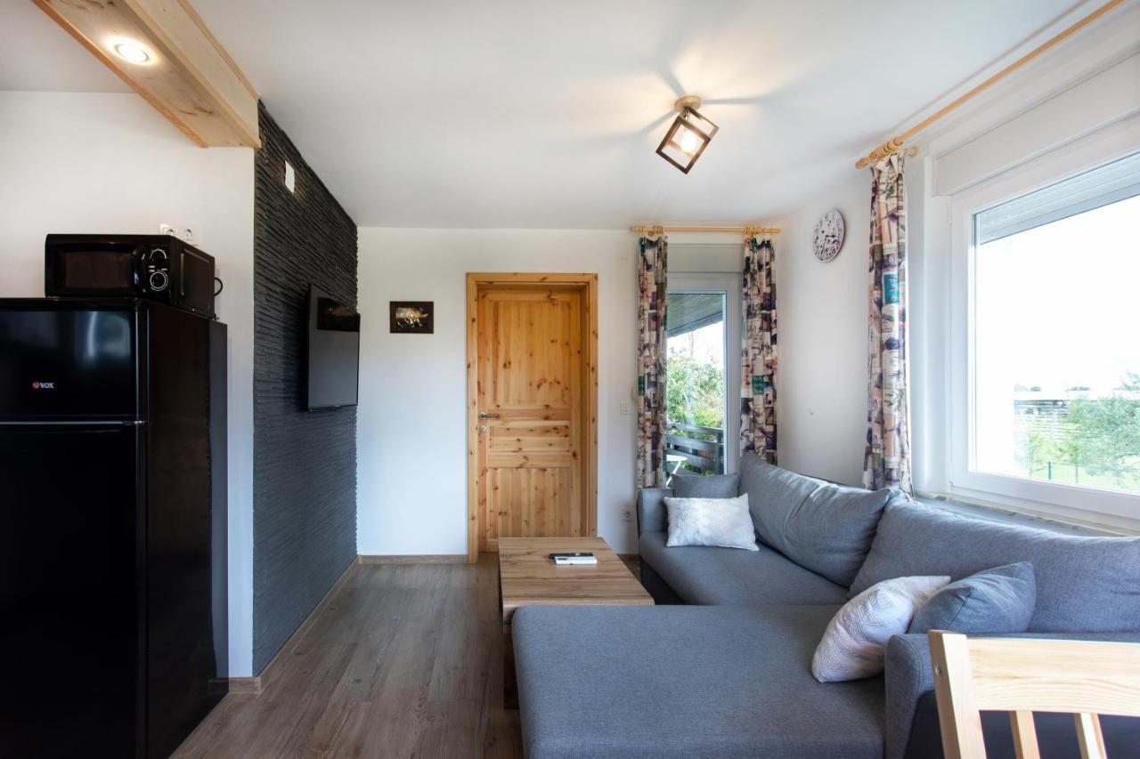 Honey Apartments Zirovnica ภายนอก รูปภาพ